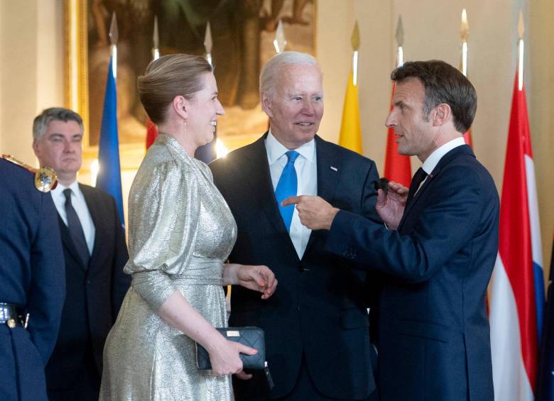 Los presidentes Joe Biden, de EE.UU., y Emmanuel Macron, de Francia, y la primera ministra de Dinamarca, Mette Frederiksen, en Madrid en la cita de la OTAN. gETTY