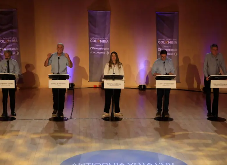 Los candidatos en la tercera jornada del Debate de la Gran Consulta por Colombia, realizado por Teleantioquia y EL COLOMBIANO. FOTO: Juan Antonio Sánchez