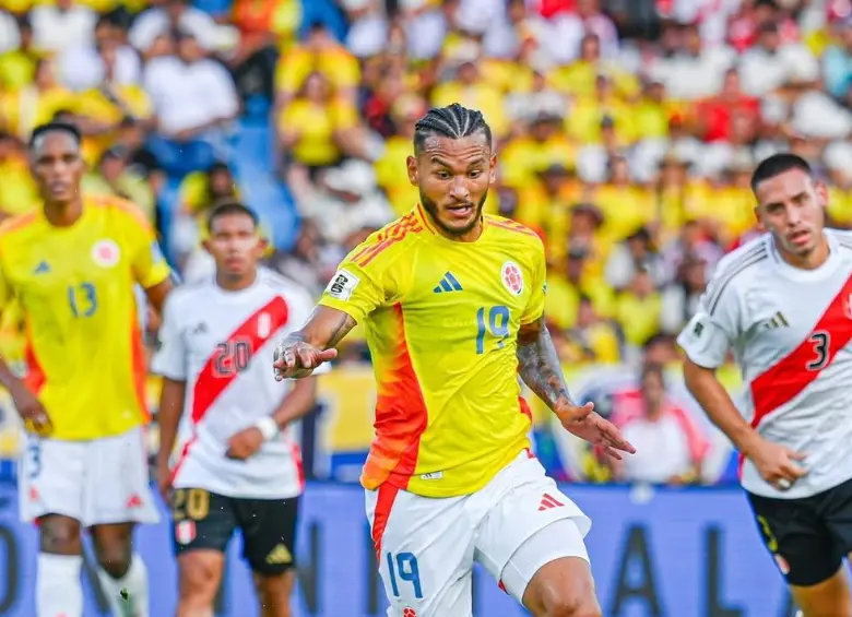 El samario de 27 años es el único atacante colombiano en convertir 4 goles en un partido de Eliminatorias. Foto: Instagram @luissuarez.26
