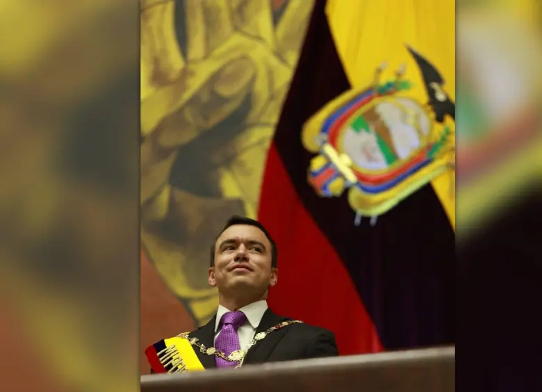 El presidente Daniel Noboa firmó el decreto que reduce ministerios, fusiona secretarías y desvincula a 5.000 funcionarios. Imagen, @DanielNoboaOk en X.