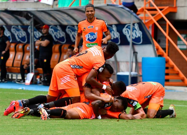 Envigado logró tres triunfos valiosos ante Pereira, los cuales lo acercan a las finales del torneo. FOTO: CORTESÍA DIMAYOR