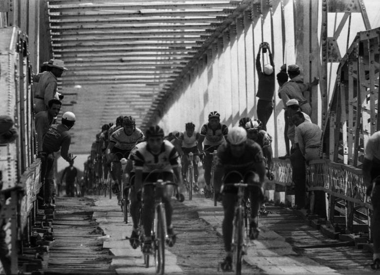 Una de las fotografías de Gil Ochoa, maestro de la reportería gráfica en Antioquia. Foto: Fondo Gil Ochoa. Archivo Fotográfico BPP. 