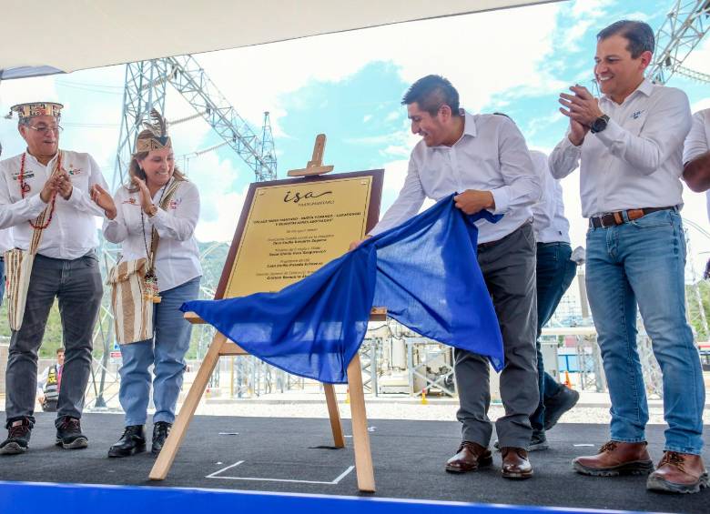 Autoridades peruanas encabezaron la inauguración de la red eléctrica. FOTO cortesía