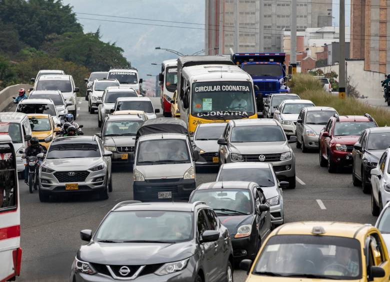 Tras los daños sufridos este martes, la red semafórica de la ciudad se encuentra funcionando correctamente. FOTO: CAMILO SUÁREZ