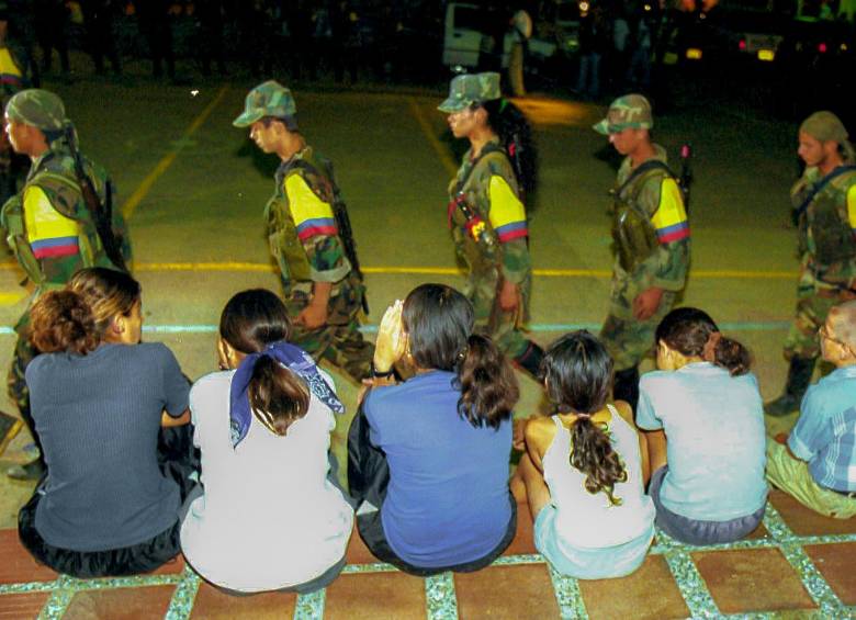 La Comisión de la Verdad reveló que 64.084 niñas, niños y adolescentes perdieron la vida por el conflicto. Otros 40.828 fueron reclutados por guerrillas y paramilitares. FOTO Juan Antonio Sánchez