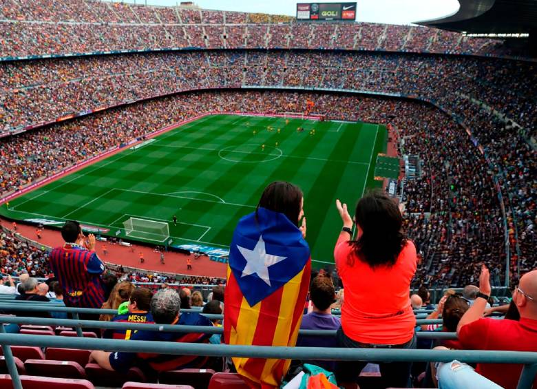 El Camp Nou, casa del Barcelona, es uno de los estadios más grandes del mundo, con capacidad para casi 100.000 personas. FOTO: GETTY