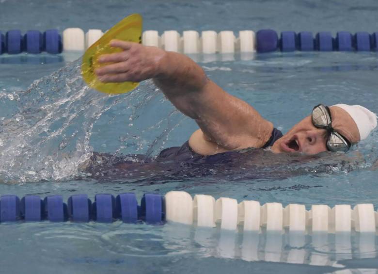 Eliana Busch entrena natación desde los 9 años y según ella, seguirá hasta el final de sus días. FOTO: AFP