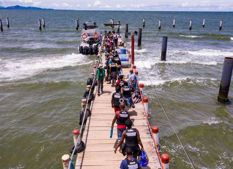 Las defensorías del Pueblo de continente piden que se les permita a los migrantes viajar por mar a Panamá. FOTO: MANUEL SALDARRIAGA