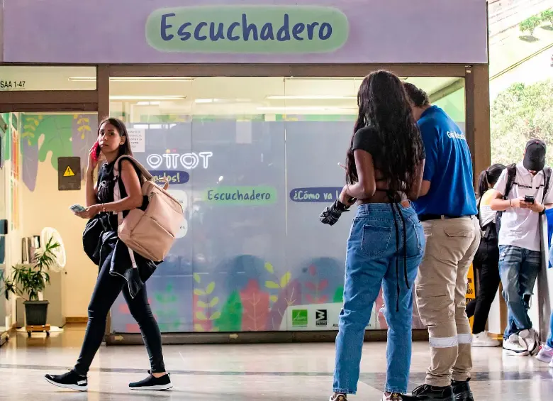 El Código Dorado y los Escuchaderos son algunas de las estrategias de la ciudad para prevenir esta problemática. FOTO Jaime Pérez
