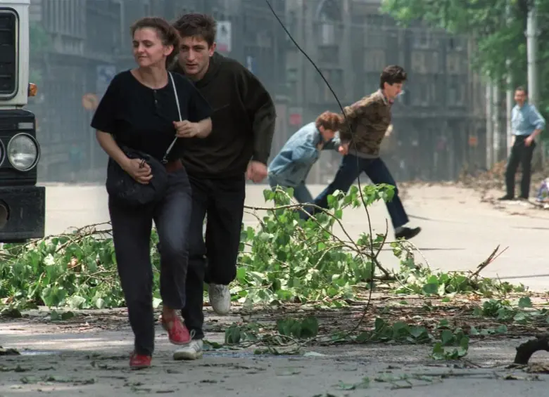 Durante la guerra de Bosnia (1992-1995), el asedio a Sarajevo y las campañas de “limpieza étnica” dejaron más de 10.000 muertos y miles de desaparecidos. FOTO: AFP.