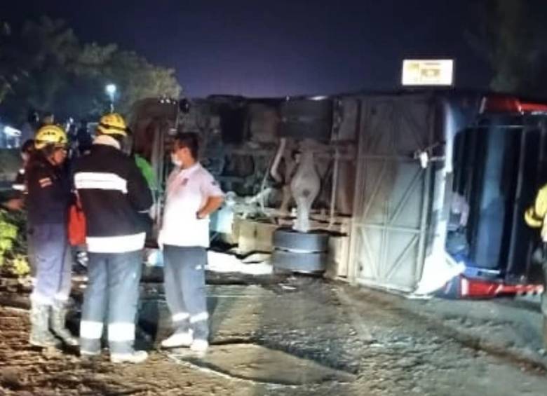 Los bomberos de Cundinamarca atendieron el llamado de emergencia de la comunidad FOTO: BOMBEROS CUNDINAMARCA