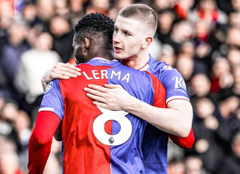 Jefferson Lerma y uno de sus compañeros de equipo celebrando su único gol hasta ahora en la temporada. FOTO: CUENTA DE X @CPFC