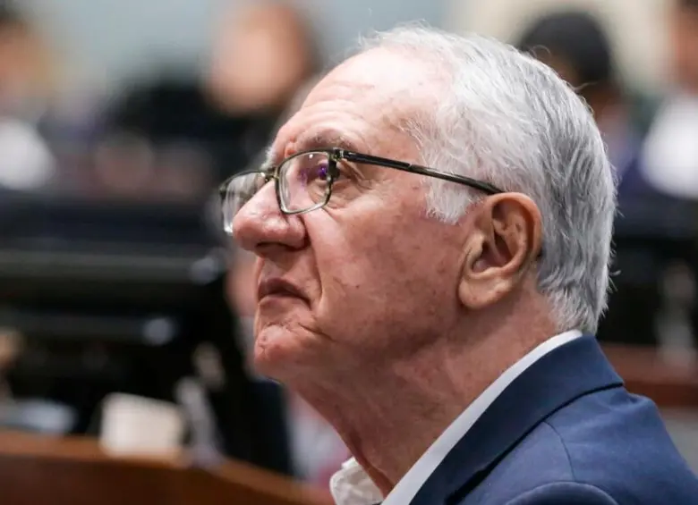 El ministro de Salud, Guillermo Jaramillo, había pedido una prórrogar para responder el incidente de desacato. FOTO: Colprensa