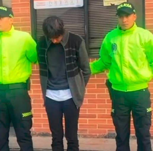 Jonathan Hernández fue capturado en La Calera. No aceptó los cargos por los delitos de acceso carnal con persona en incapacidad de resistir. <b><span class="mln_uppercase_mln"> </span></b>FOTO<b><span class="mln_uppercase_mln"> Cortesía</span></b>