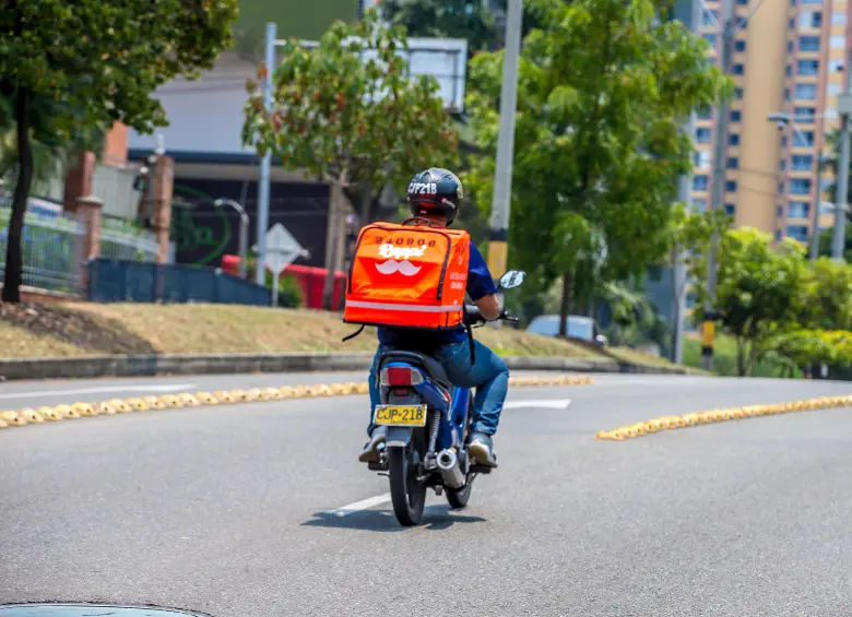 Además de domicilios tradicionales, ofrece entregas en minutos, servicios financieros y otras soluciones digitales orientadas a simplificar las compras y el acceso a diferentes servicios desde una sola aplicación. Foto: Camilo Suárez