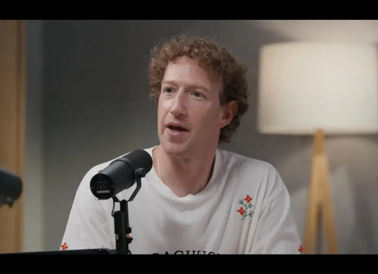 El creador de Facebook dijo también que “al feed no le importa si lo que retiene tu atención tiene pulso. Le importa si te quedas”. FOTO tomada de YouTube @CleoAbram