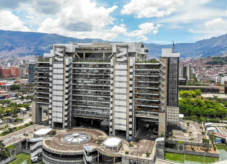 EPM aseguró que esta decisión es consecuencia de la rebaja (a BB+) en la calificación de Medellín y Colombia. FOTO Juan A. Sánchez 