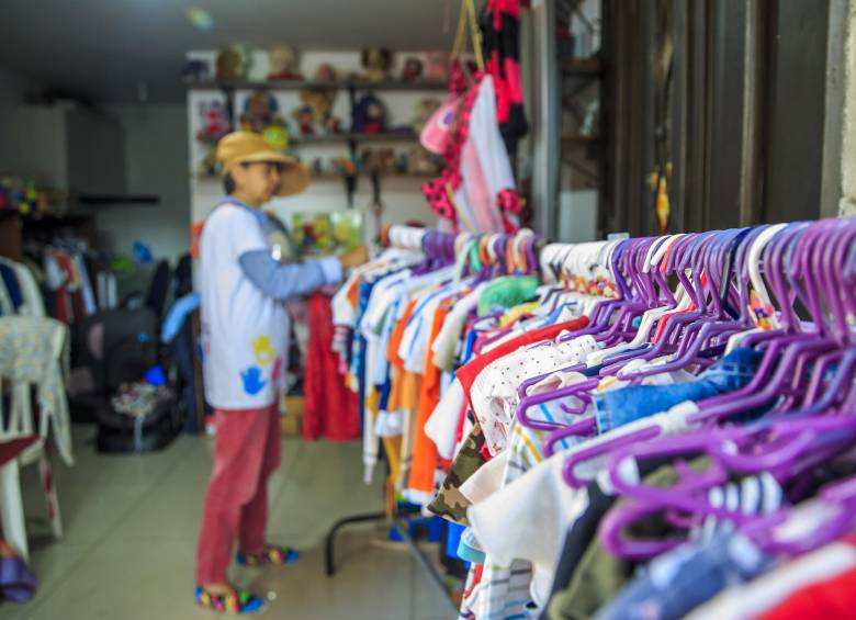 Medellín tiene 4.010 empresas del sector textil y confecciones, y 395 reposan en Guayabal. Foto: Camilo Suárez