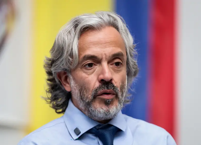 Benedetti no llegaría a la campaña de Iván Cepeda y otros detalles inéditos de los últimos tres días