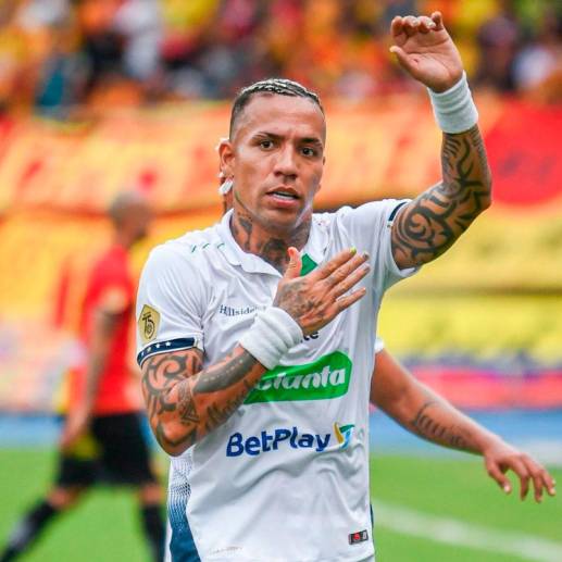 El delantero Dayro Moreno superó a Hugo Horacio Lóndero y es el tercer goleador de la historia en el fútbol colombiano. FOTO @ONCECALDAS