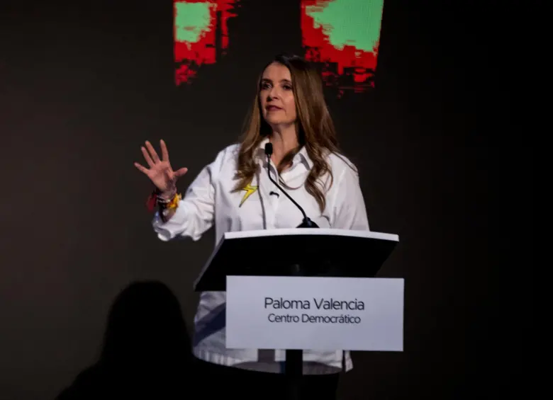 Mientras Claudia López y Sergio Fajardo se atrincheraron en la defensa de la institucionalidad nacional, Paloma Valencia rompió el bloque de respuestas negativas. FOTO: Julio César Herrera, EL COLOMBIANO