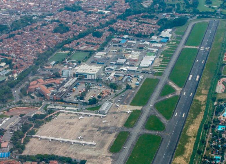 El aeropuerto Olaya Herrera pasaría a ser una empresa industrial y comercial del Estado buscando generar más ingresos para la ciudad, según la alcaldía. FOTO JUAN ANTONIO SÁNCHEZ