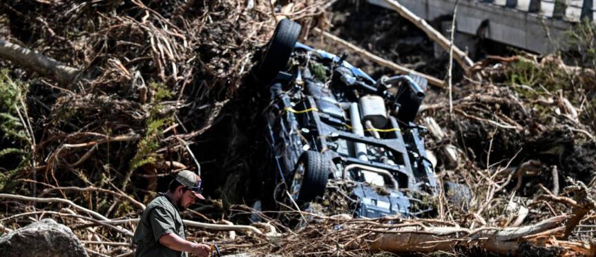 Las labores de búsqueda de desaparecidos se han visto entorpecidas por las lluvias. FOTO: AGENCIA AFP