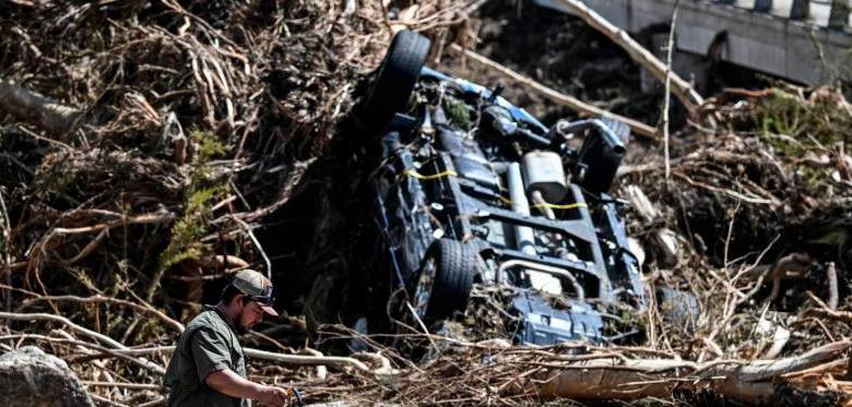 Las labores de búsqueda de desaparecidos se han visto entorpecidas por las lluvias. FOTO: AFP