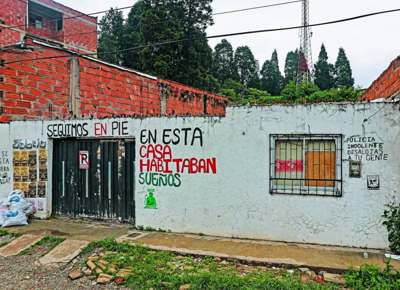 Casas del barrio La Chuscala en Caldas que han sido demolidas sin que se repare a los habitantes, entre los que había menores de edad. Foto: Manuel Saldarriaga Quintero