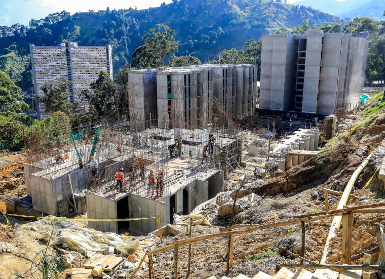 De manera camuflada el proyecto de reforma tributaria establecería IVA de 19% a la vivienda nueva. FOTO EL COLOMBIANO