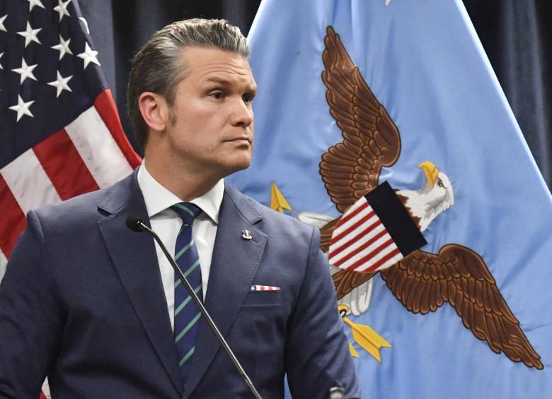 El secretario de Defensa de EE. UU., Pete Hegseth, durante la conferencia “Américas contra los carteles”, realizada en Miami. FOTO: AFP. 