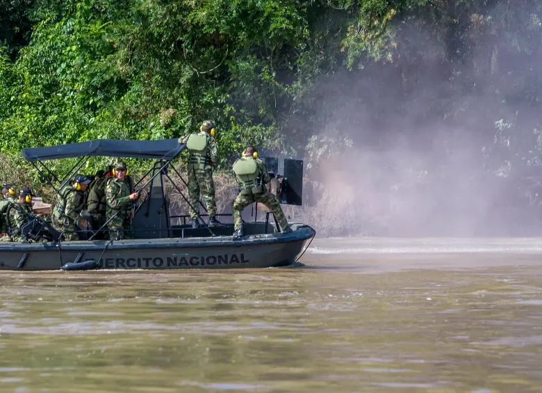 Las tropas de Infantería de Marina vigilan los ríos de la Costa Pacífica, en donde hay presencia de grupos armados ilegales. Entre Mosquera y Tumaco, por el río Patía, ocurrió el incidente. FOTO Juan Antonio Sánchez