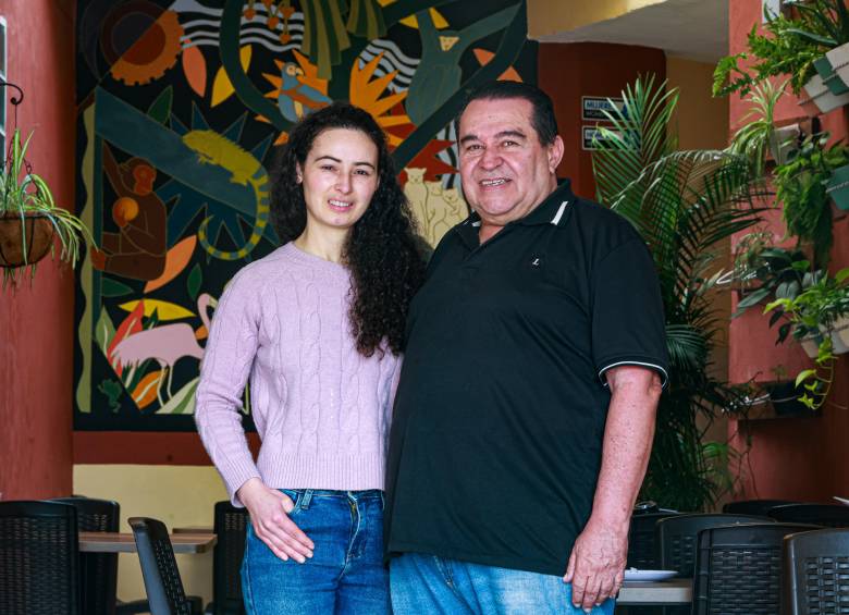 Sandra y Fernando aprendieron a hacer su pizza desde cero y hoy preparan masas frescas cada día para Aromas y Sabores. FOTO Manuel Saldarriaga. 