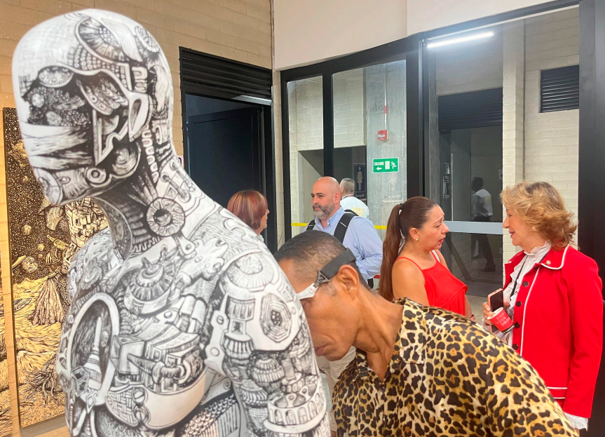 Uno de los planes es visitar la exposición que actualmente se encuentra en la Institución Universitaria de Envigado. FOTO Cortesía IUE