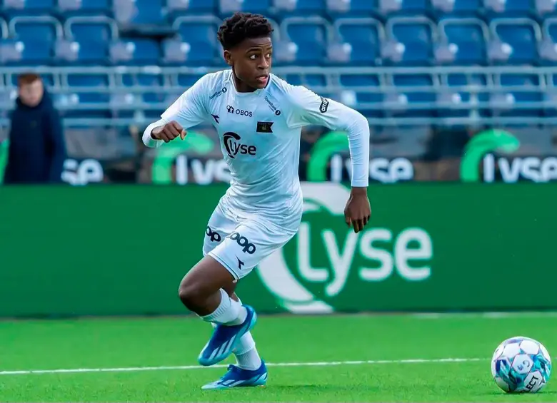 El futbolista Tobias Saliou Moi Séne, de 19 años, juega en el Asane de a segunda división de Noruega. Se formó en Vikingo. FOTO: TOMADA DEL X DE @Profuturstars 