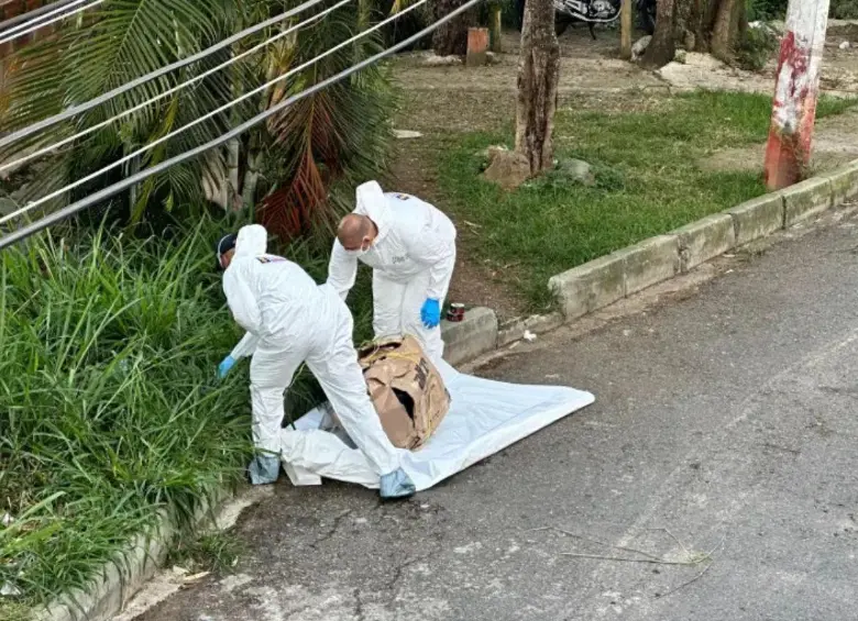 Así fue como encontraron el cuerpo sin vida de Luisa María en la madrugada del 30 de diciembre de 2024 en el barrio Campo Valdés. FOTO: CORTESÍA