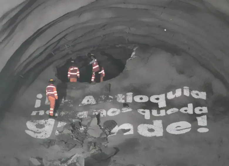 El cale de los dos frentes de obra del Túnel 0 de la vía al Toyo se logró gracias a los recursos aportados por la Gobernación de Antioquia y la Alcaldía de Medellín. FOTO: JULIO CÉSAR HERRERA