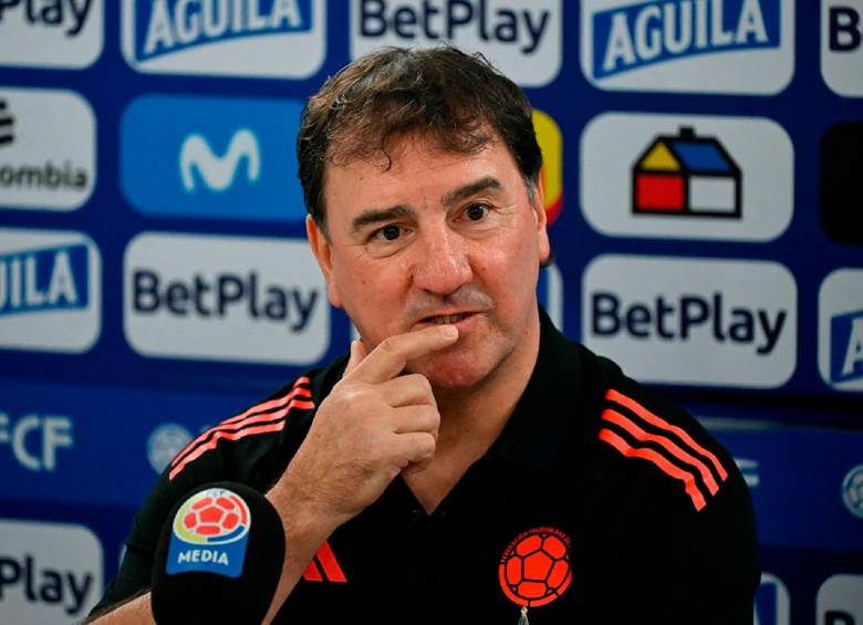 Néstor Lorenzo mantiene la confianza para revertir la racha negativa de Colombia en Eliminatorias. FOTO: AFP