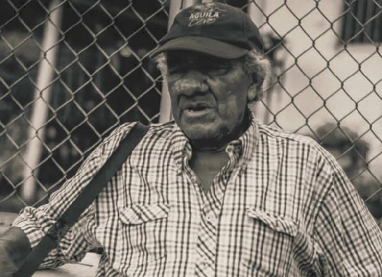 Carlos Arturo Londoño Olarte, más conocido como El Che, era visto recurrentemente en la calle del barrio El Dorado, de Envigado. Personalidades del municipio lamentaron lo ocurrido. FOTO: CORTESÍA GENTE ENVIGADO (TOMADA DE @julls93)