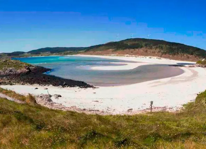 Esta es la playa de Lires, en la provincia de La Coruña, España. Es considerada una de las más peligrosas y hay restricciones para su visita. FOTO: TOMADA DE INTERNET (visitacostadamorte.com)