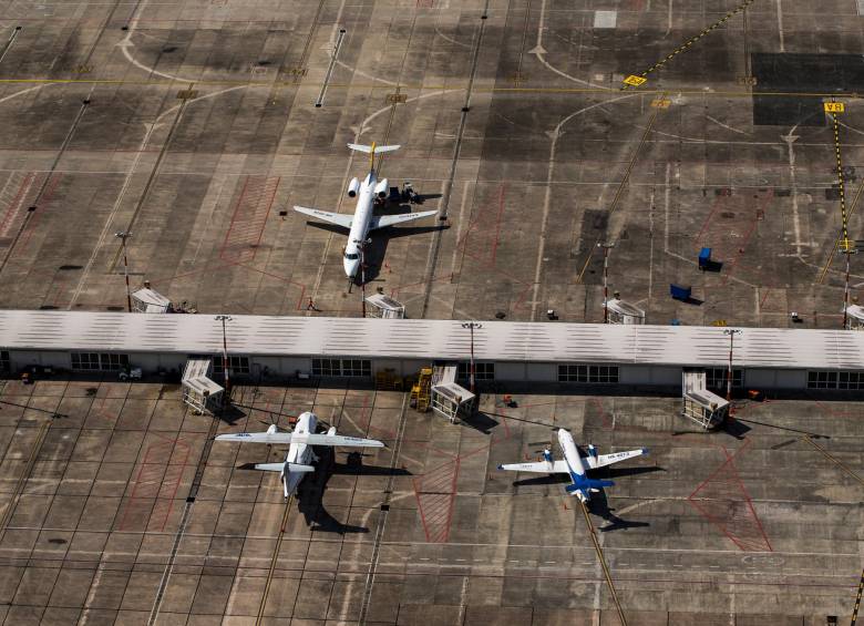 Los controles se hicieron en los aeropuertos Olaya Herrera y José María Córdova, que sirven a Medellín. FOTO Jaime Pérez