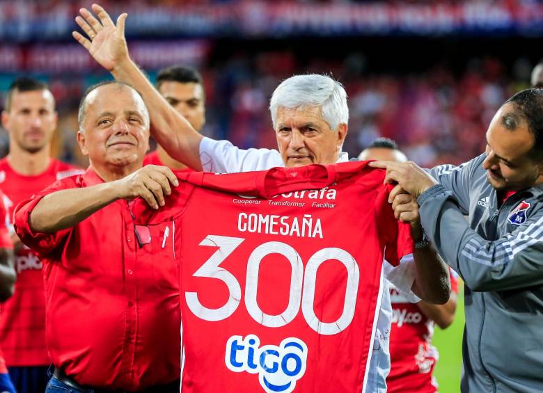 El pasado 15 de mayo el técnico Julio Comesaña celebró sus 300 partidos como entrenador en el DIM. FOTO JAIME PÉREZ 