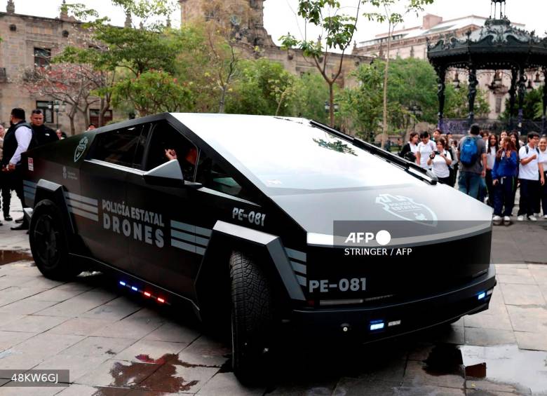Las camionetas Cybertruck fueron presentadas a la comunidad en Jalisco, México. FOTO: AFP