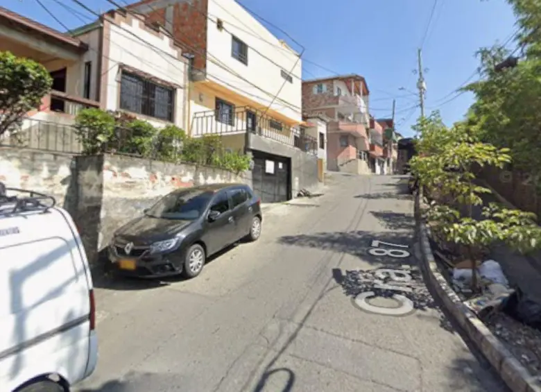 En este sector del barrio Palenque, de Medellín, ocurrió el asesinato del suboficial del Ejército, César Augusto Hurtado Parra, de 44 años. FOTO: GOOGLE MAPS