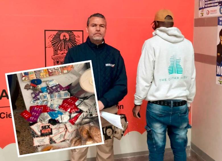 Estos fueron algunos de los elementos que le encontraron al ciudadano norteamericano en la maleta. Sumado a las inconsistencias en la entrevista migratoria, decidieron impedirle el ingreso ante el riesgo de llegar con fines de explotación sexual. FOTO: CORTESÍA MIGRACIÓN COLOMBIA