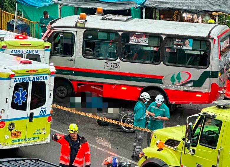 Esta colisión, registrada en el barrio Blanquizal, provocó la muerte de Elizabeth Vélez Acevedo, de 28 años. FOTO: CORTESÍA