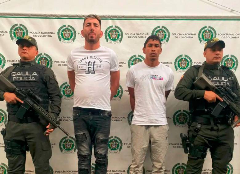 Luis Alejandro Enríquez Charaima, alias Alex, y Luis Fernando Uribe Torrealba, alias Luissito, fueron los dos capturados por las autoridades en Medellín al tener orden de extradición por sus presuntos vínculos con el Tren de Aragua. FOTO: CORTESÍA 