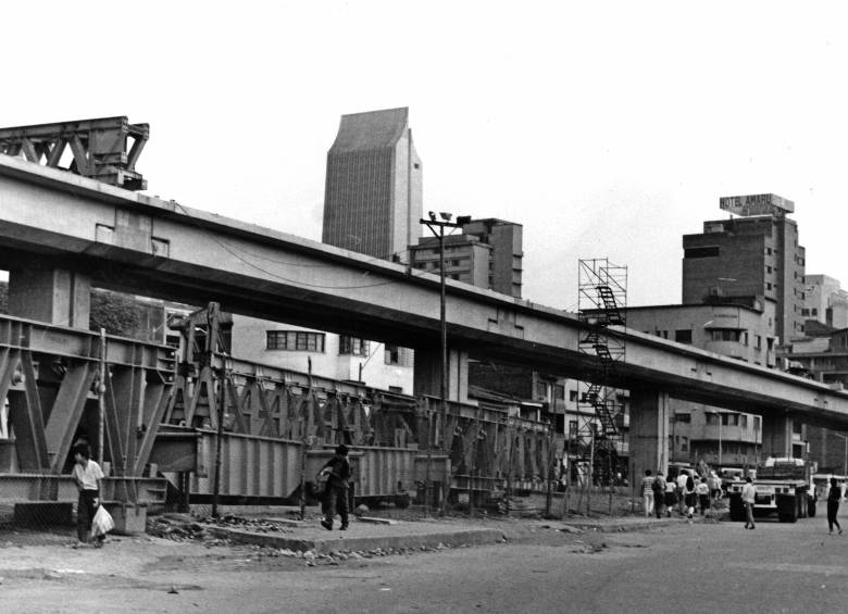 Entre 1993 y 1995, la obra del Metro empezó a tomar forma definitiva, aunque no estuvo libre de retrasos ni tropiezos. FOTO jorge zuleta