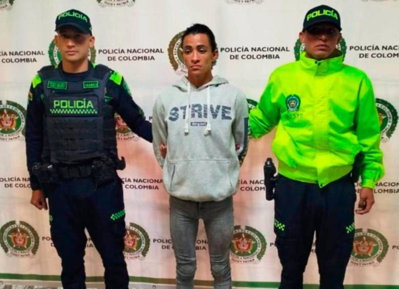 Karen Vanessa Montoya Álvarez, de 31 años, fue capturada en las últimas horas, luego de que las investigaciones la señalaran de haber atacado a su pareja, en medio de un aparente ataque de celos. FOTO: CORTESÍA