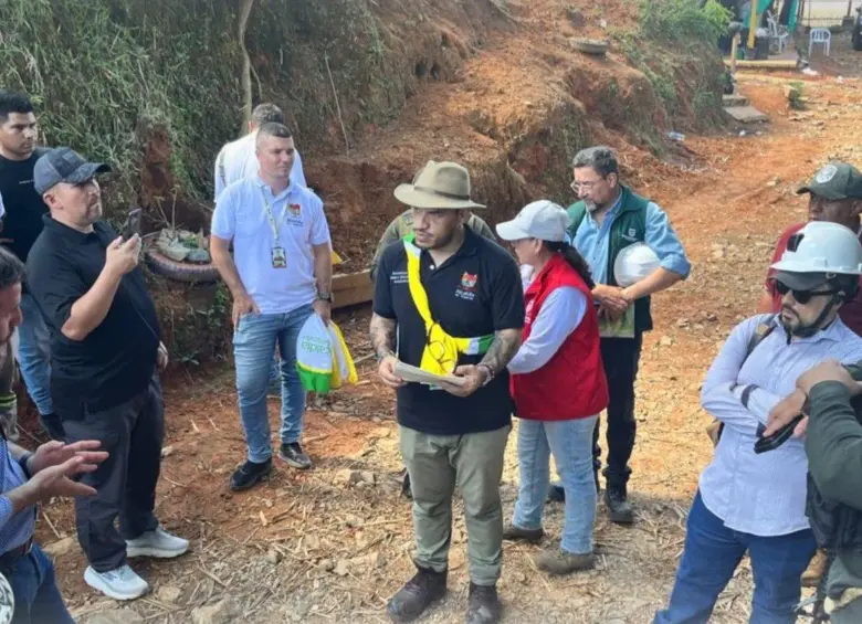 La Agencia Nacional de Minería (ANM) y la Alcaldía de Segovia acompañaron el proceso de cierre de la mina Frontera Gold. FOTO: CORTESÍA ANM.
